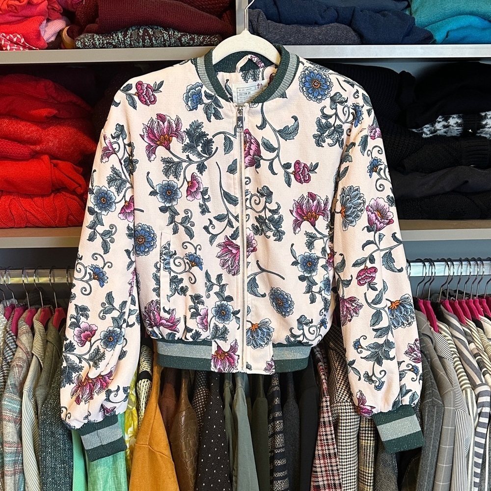 Cotton On pink/green floral front zipper 2 pocket bomber jacket size 2